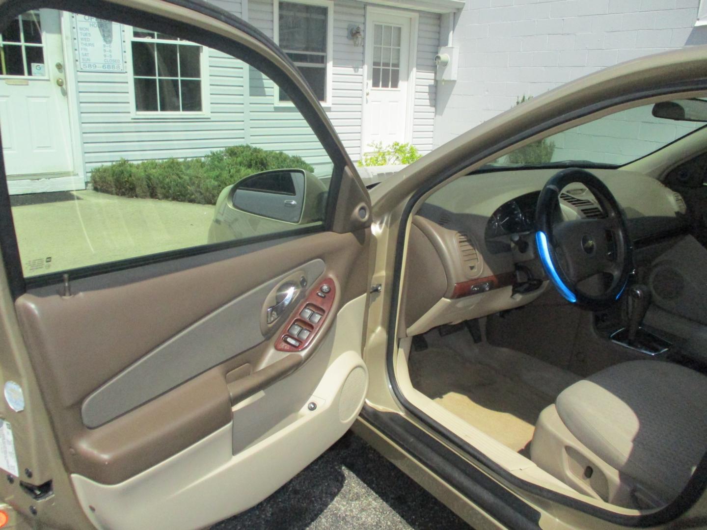 2006 GOLD Chevrolet Malibu (1G1ZT53806F) , located at 540a Delsea Drive, Sewell, NJ, 08080, (856) 589-6888, 39.752560, -75.111206 - Photo#14